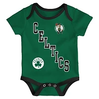 Ensemble body trois pièces Born to Hoop des Boston Celtics pour nourrissons et nouveau-nés Outerstuff