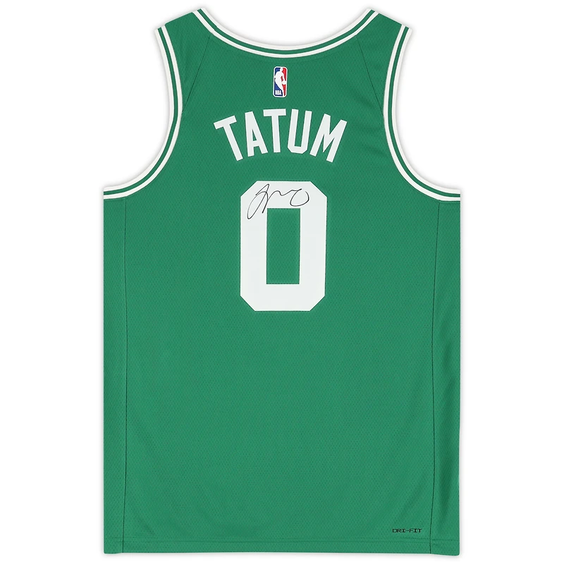Maillot Swingman Nike Icon Edition 2022-2023 vert dédicacé par Jayson Tatum des Boston Celtics