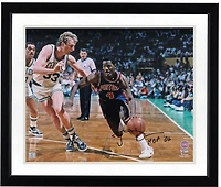Photo autographiée de Joe Dumars et Larry Bird (Boston Celtics), format 40,6 x 50,8 cm, avec inscription « HOF 06 ».
