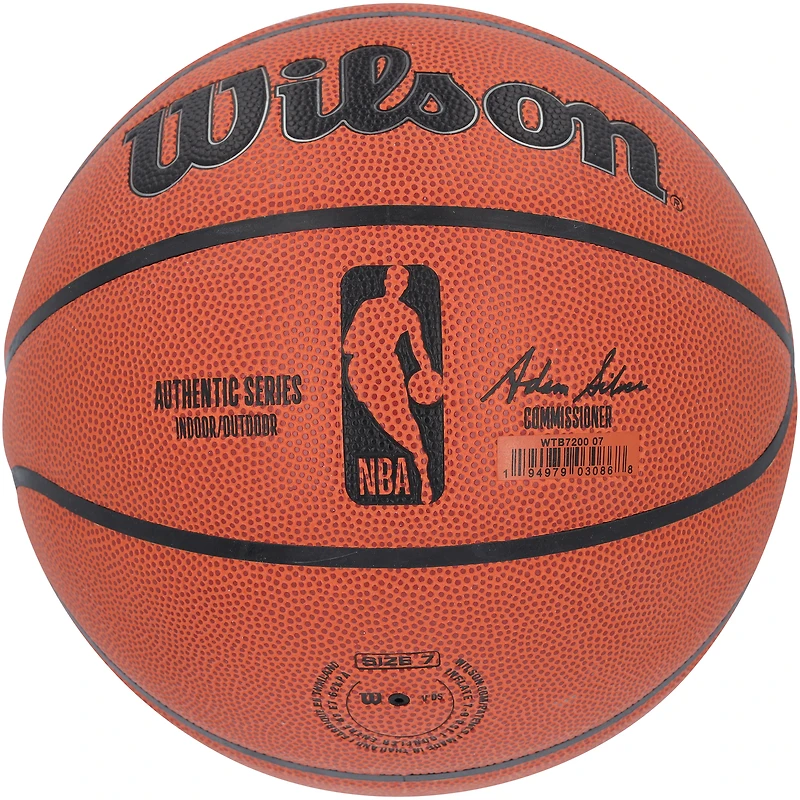 Ballon de basket-ball d'intérieur/extérieur Wilson Authentic Series signé par Kevin Garnett et Paul Pierce des Boston Celtics