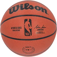 Ballon de basket-ball d'intérieur/extérieur Wilson Authentic Series signé par Kevin Garnett et Paul Pierce des Boston Celtics