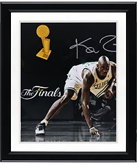 Photo Spotlight autographiée de Kevin Garnett (Boston Celtics) - 11 x 35,5 cm