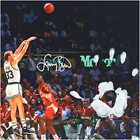 Tir autographié de Larry Bird Boston Celtics contre Dominique Wilkins, 20" x 24", toile enveloppée dans une galerie avec impression à la main en peinture acrylique blanche