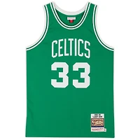 Maillot authentique dédicacé par Larry Bird Boston Celtics Mitchell & Ness 1985-1986 vert avec inscriptions multiples - Édition limitée à 33 exemplaires