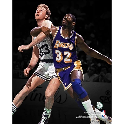 Photographie non signée de Larry Bird des Boston Celtics lors du match combat contre Magic Johnson