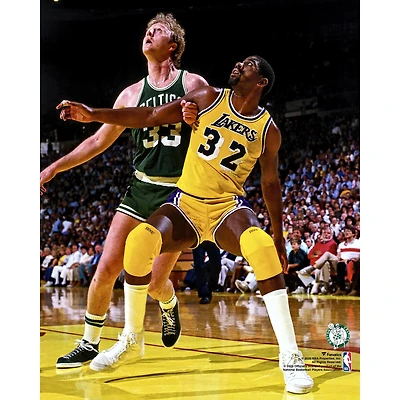 Photographie non signée de Larry Bird des Boston Celtics contre Magic Johnson