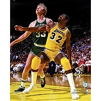 Photographie non signée de Larry Bird des Boston Celtics contre Magic Johnson