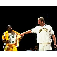 Larry Bird Boston Celtics non signé avec Magic Johnson Shirt Photographie