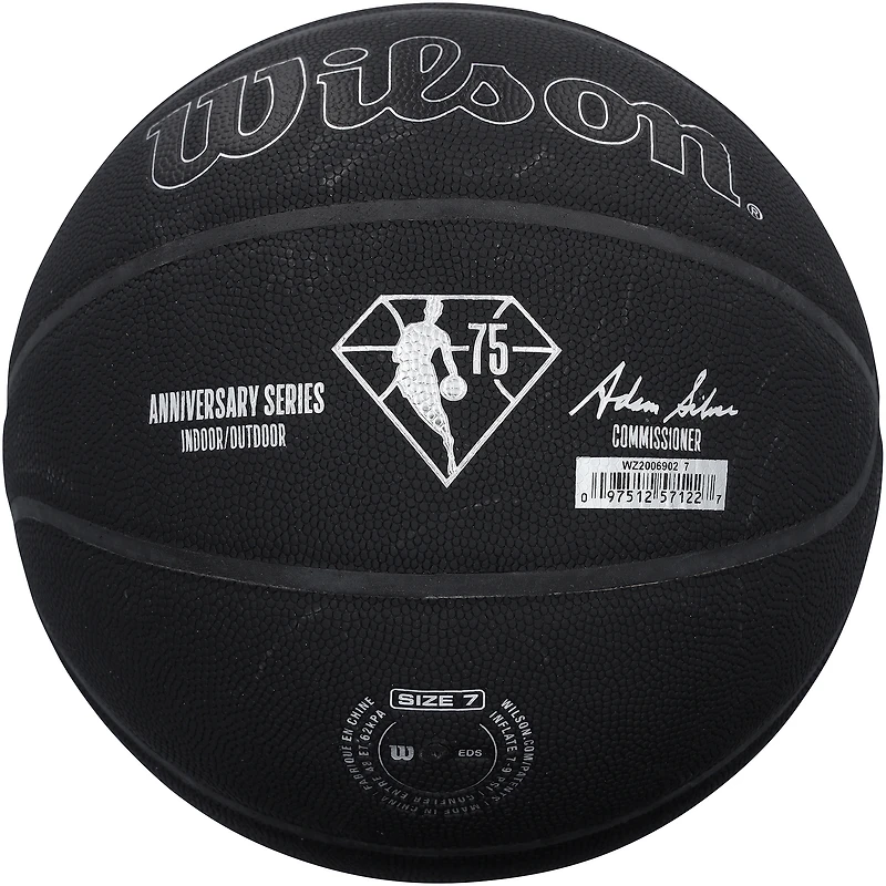 Ballon de basket-ball noir Wilson, logo 75e anniversaire, autographié par Larry Bird, Robert Parish et Kevin McHale des Celtics de Boston.