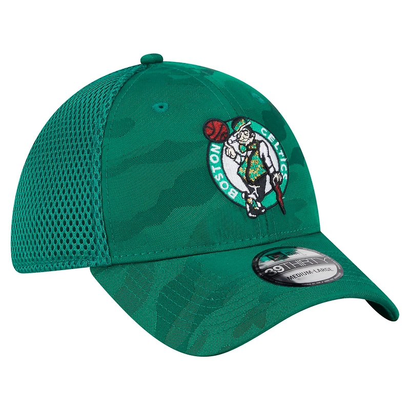 Casquette 39THIRTY Flex camouflage subtil vert Kelly des Boston Celtics de New Era pour homme