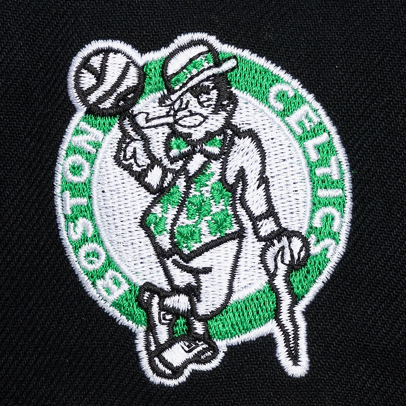 Casquette snapback Mitchell & Ness noire pour homme, Boston Celtics, Hardwood Classics Old School, texte empilé