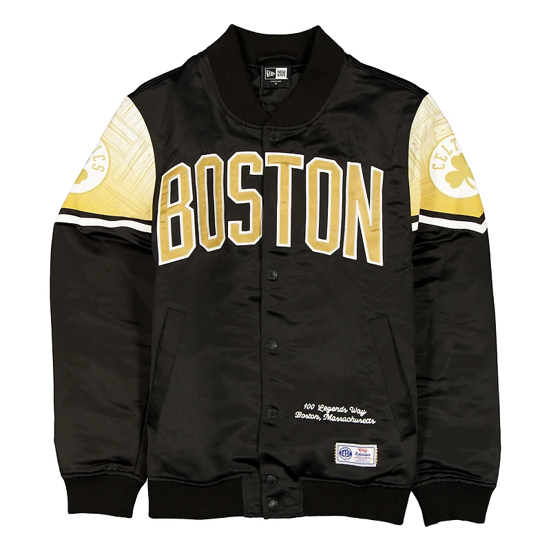 Veste en satin noir New Era Boston Celtics édition City 2025/26 pour homme, fermeture à boutons-pression.