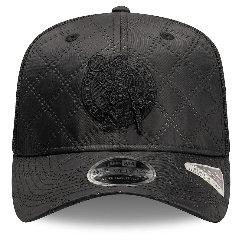 Casquette ajustable New Era 9SEVENTY Trucker en nylon matelassé noir des Boston Celtics pour homme