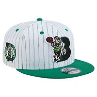Casquette snapback New Era Deceptor 9FIFTY blanche à rayures fines pour homme des Boston Celtics
