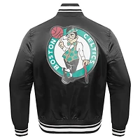 Veste universitaire en satin à boutons-pression complets Pro Standard Boston Celtics Script Tail pour hommes