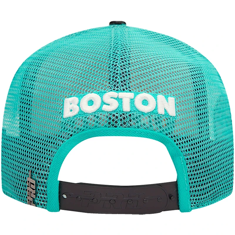Casquette de camionneur Pro Standard crème/bleu sarcelle Boston Celtics Visor Elite Classic Trucker pour homme