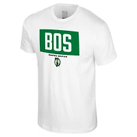T-shirt blanc Stadium Essentials pour homme avec barre transversale des Boston Celtics