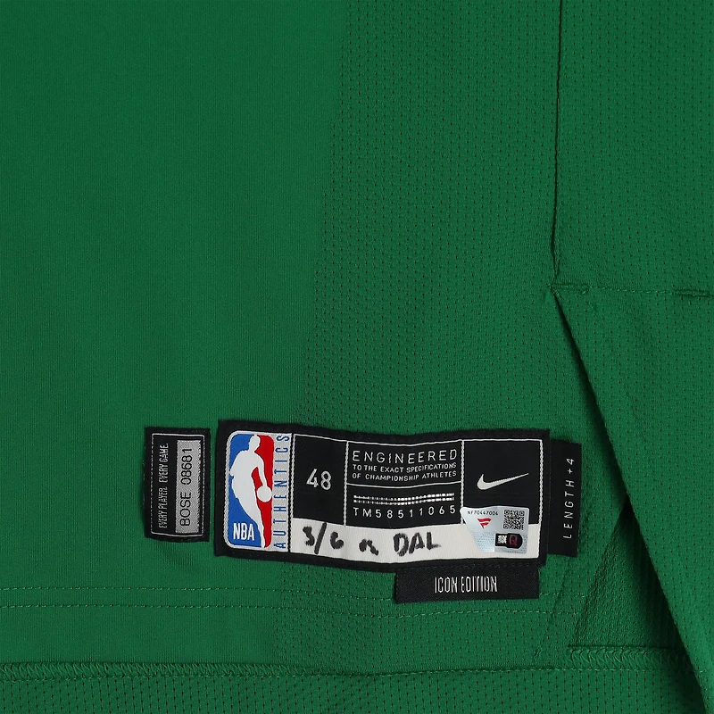 Maillot vert Kelly n° 30 porté par Sam Hauser (Boston Celtics) lors du match contre les Dallas Mavericks le 6 mars 2026 - Taille 48+4