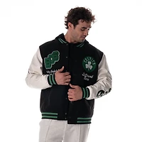 Veste universitaire unisexe en laine à capuche et boutons-pression noirs The Wild Collective Boston Celtics