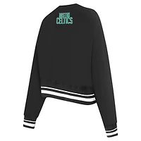 Sweat-shirt court Pro Standard noir pour femme avec code régional des Boston Celtics