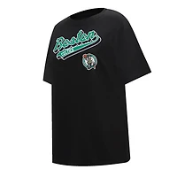 T-shirt petit ami Pro Standard noir Boston Celtics Script pour femmes