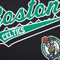 T-shirt petit ami Pro Standard noir Boston Celtics Script pour femmes