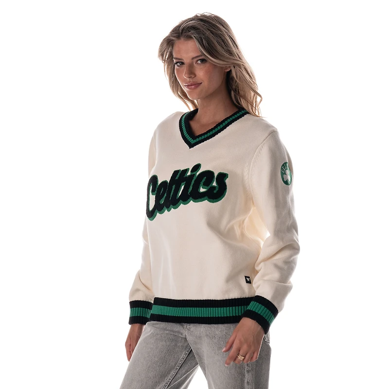 Pull en jacquard crème à col V The Wild Collective pour femme, motif Boston Celtics