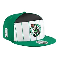 Casquette snapback New Era 9FIFTY blanche/vert Kelly Boston Celtics 2025 NBA Tip Off Split Panel pour jeunes