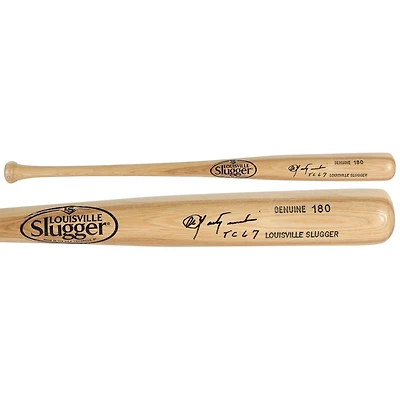 Bâton de baseball Louisville Slugger blond autographié par Carl Yastrzemski des Red Sox de Boston, avec inscription « TC 67 ».