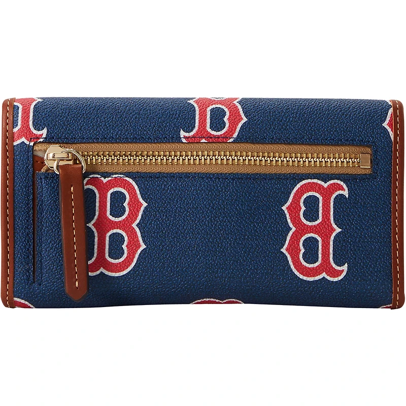 Dooney & Bourke Boston Red Sox Pochette continentale à monogramme sportif