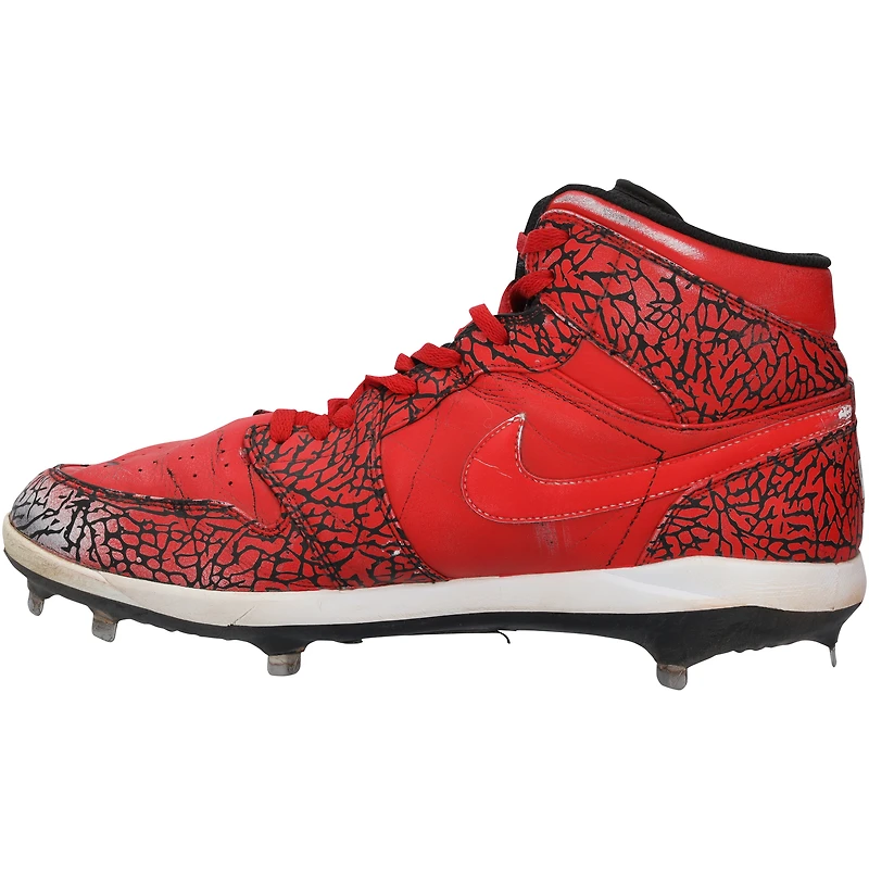 Chaussures Jordan Brand rouges dédicacées par Jarren Duran des Red Sox de Boston lors de la saison 2024 de la MLB