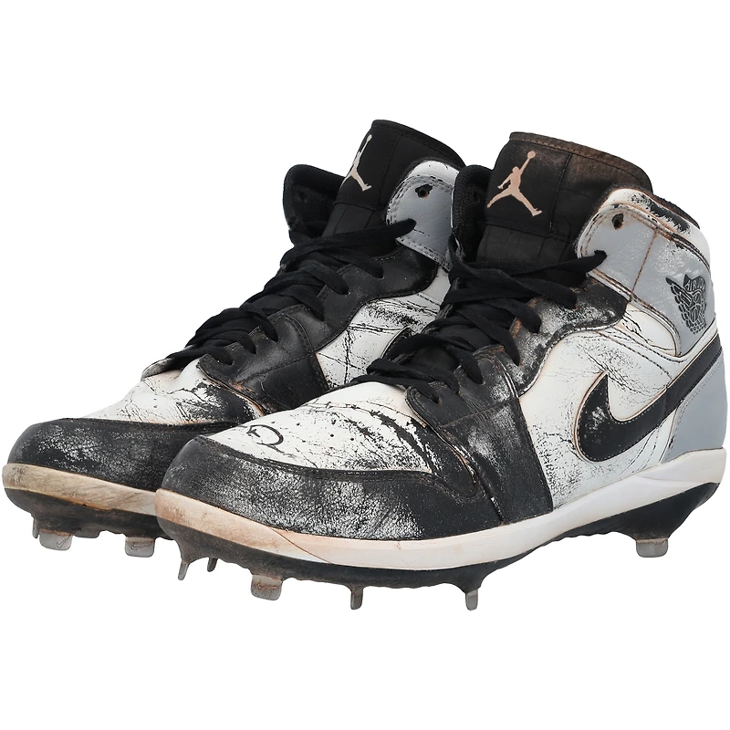 Chaussures Jordan Brand blanches/noires dédicacées par Jarren Duran des Red Sox de Boston lors de la saison 2024 de la MLB