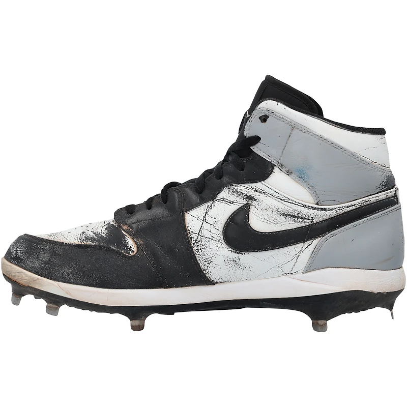 Chaussures Jordan Brand blanches/noires dédicacées par Jarren Duran des Red Sox de Boston lors de la saison 2024 de la MLB