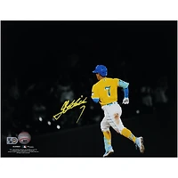 Photographie autographiée de 11"x 14" de Masataka Yoshida, vedette de la course à pied des Red Sox de Boston