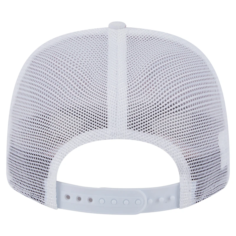 Casquette extensible à bouton-pression 9SEVENTY blanche New Era pour homme avec dos en maille et motif flamant rose des Boston Red Sox