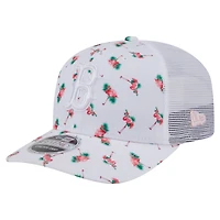 Casquette extensible à bouton-pression 9SEVENTY blanche New Era pour homme avec dos en maille et motif flamant rose des Boston Red Sox