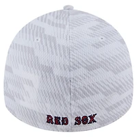 Men's New Era  White Boston Red Sox Graded 39THIRTY Stretch Fit Hat