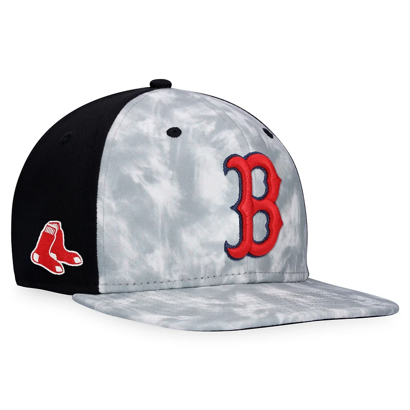 Men's Majestic Gray Boston Red Sox Smoke Dye Snapback Hat