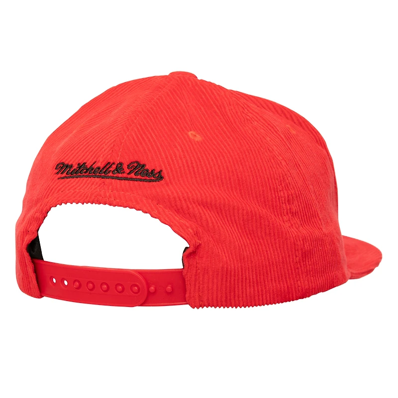 Casquette snapback en velours côtelé rouge Boston Red Sox de Mitchell & Ness pour homme