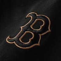 T-shirt New Era noir pour homme, logo Boston Red Sox bronze avec croix et chauves-souris.