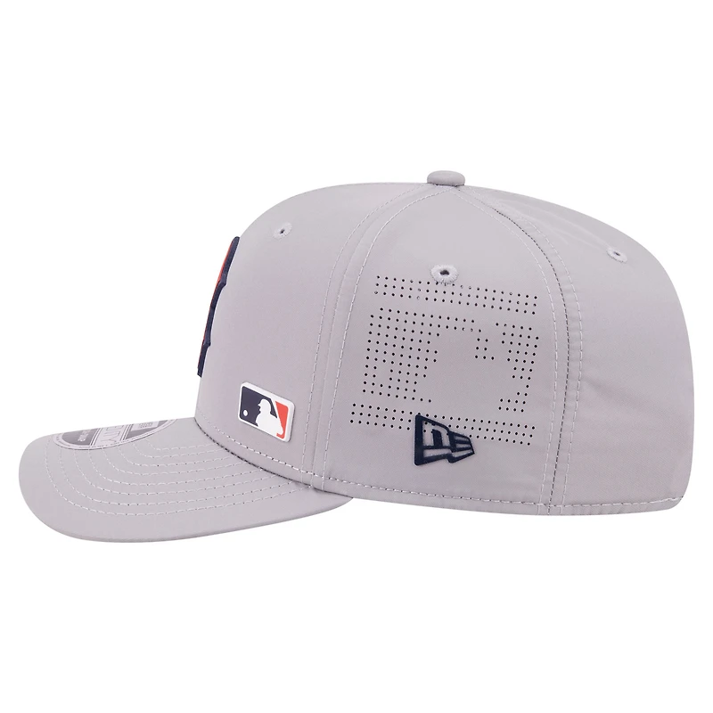 Casquette ajustable New Era grise Boston Red Sox 9SEVENTY perforée au laser pour homme