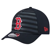 Casquette ajustable New Era 9FORTY M-Crown A-Frame bleu marine pour homme, motif drapeau américain des Red Sox de Boston