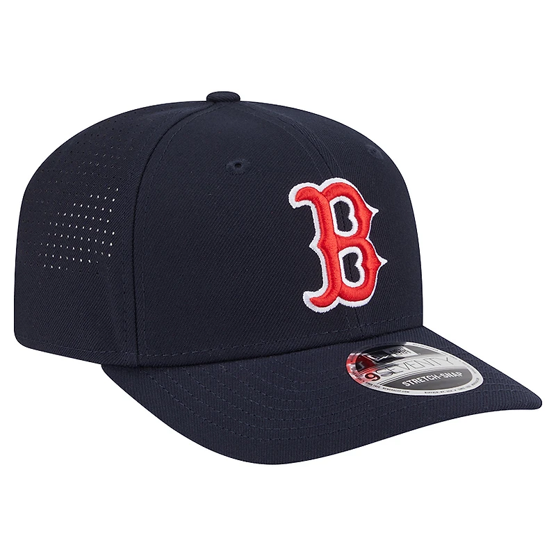 Casquette ajustable New Era bleu marine Boston Red Sox Performance 9SEVENTY pour homme