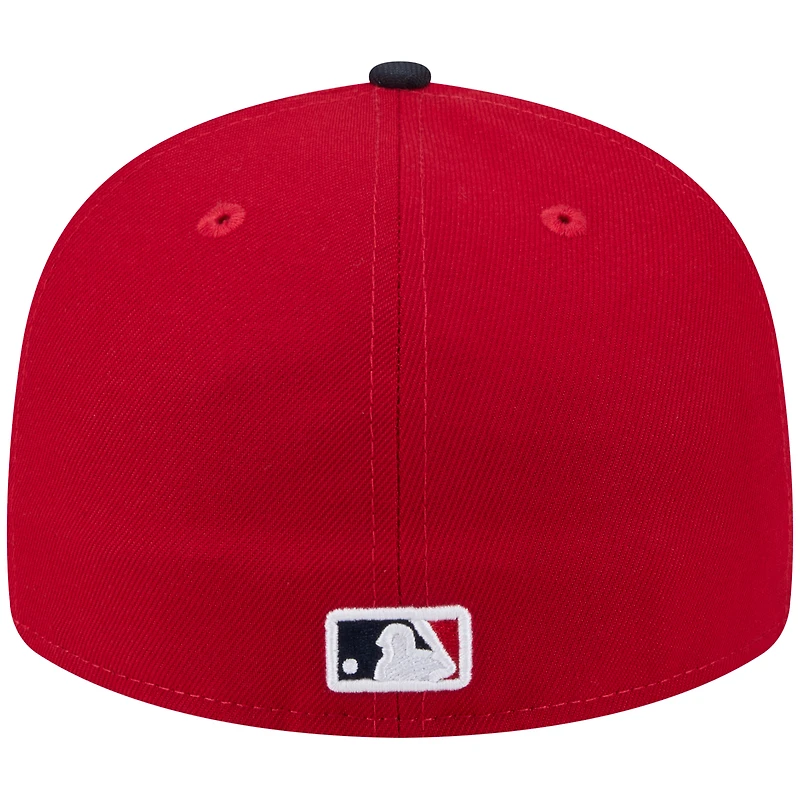 Casquette ajustée New Era rouge/marine Boston Red Sox 2026 Spring Training 59FIFTY pour homme avec écusson