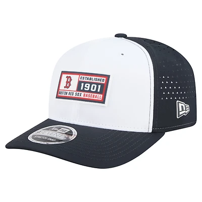 Casquette ajustable New Era 9SEVENTY blanche/bleu marine Boston Red Sox Established Patch pour homme