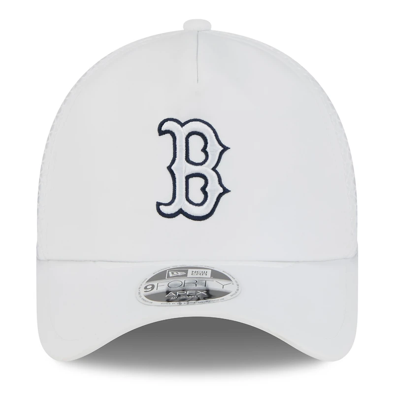 Men's New Era Red Boston Sox 2026 Batting Practice Apex 9FORTY Adjustable Trucker Hat