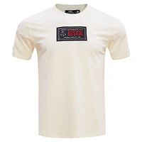 T-shirt avec badge de membre du club des Red Sox Boston Pro Standard crème pour hommes
