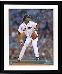 Photo autographiée de Pedro Martinez, lanceur des Red Sox de Boston, en maillot blanc (16 x 20 pouces).