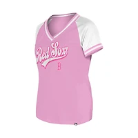 T-shirt à col en V rose clair Boston Red Sox Gameday New Era pour femme