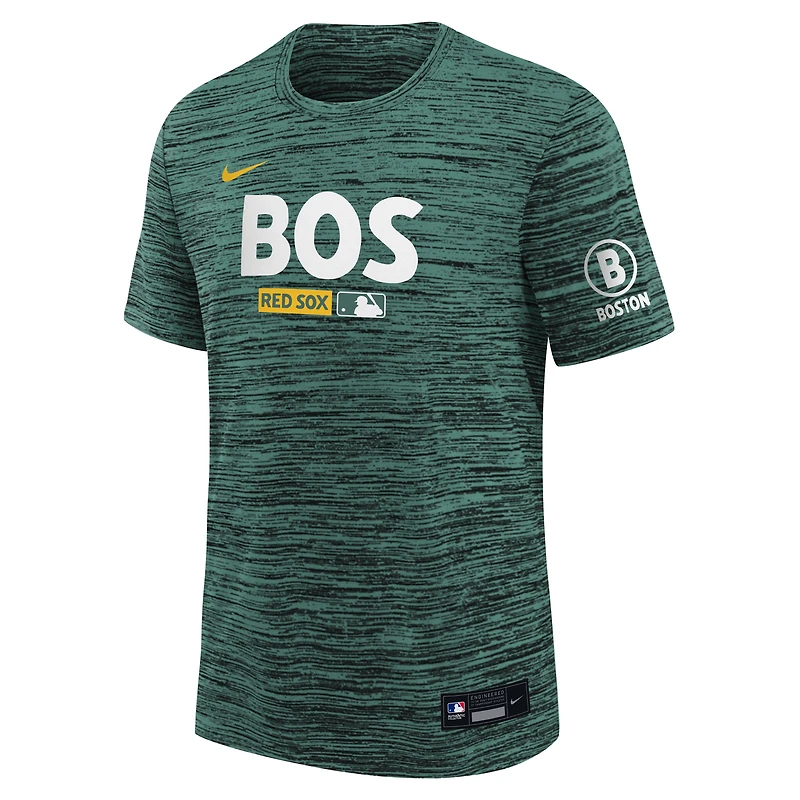 T-shirt Nike Velocity Dri-FIT vert Boston Red Sox City Connect Authentic Collection pour jeunes